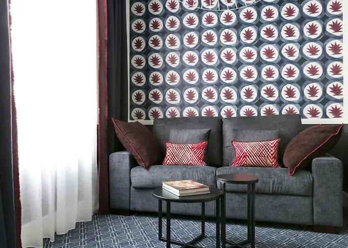 Resort: Continental Hotel