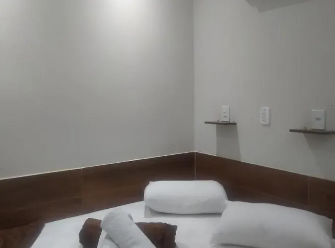 Pousada Quarto Casal com ar,frigobar, garagem