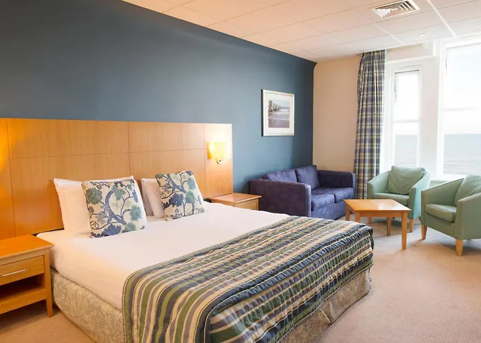 Beach hotel: Sandbanks Hotel