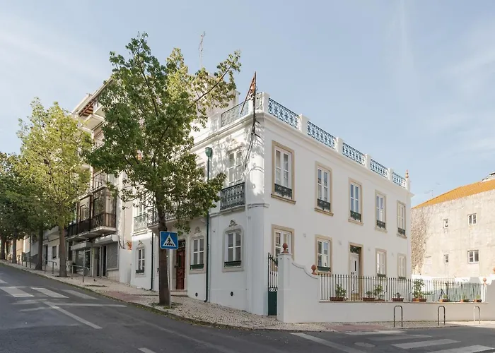 Almada Villa