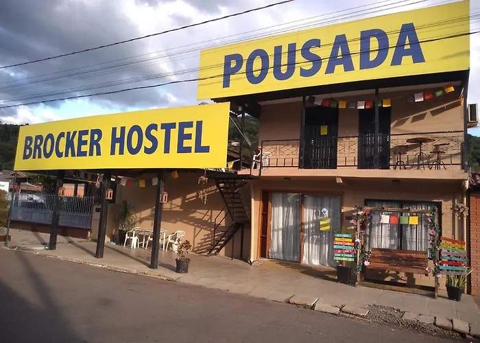 Brocker Hostel Pousada