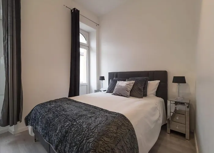 Executive Double Room With En-Suite In Guest House City Centre R4