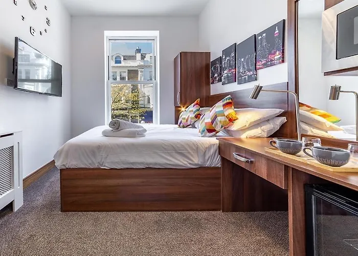 205 Earls Court Rooms