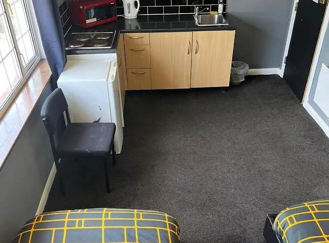 Book Now 'Say Yes' To Hatfield'S Cheapest Rooms! Run Far Away From Expensive Hotels!