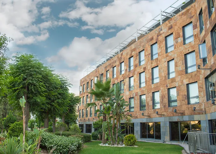 Resort: Ribera De Triana Hotel