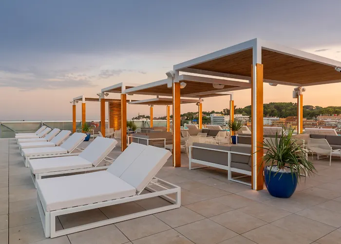 Casino hotel: L'Azure Hotel 4* Sup