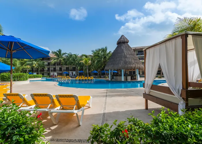 Romantic hotel: The Reef Coco Beach Resort & Spa
