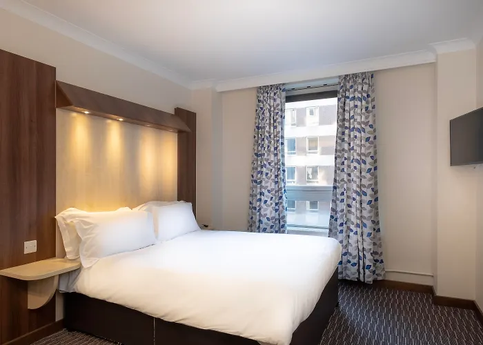 Hotel: City Sleeper At Royal National Hotel