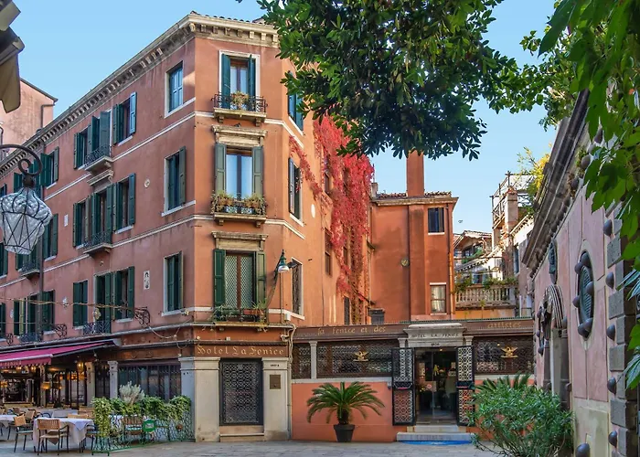 La Fenice Et Des Artistes