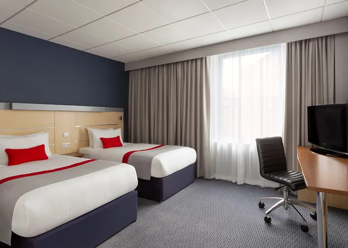  Holiday Inn Express Edinburgh City Centre By Ihg