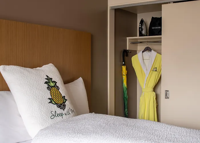 Boutique hotel only: Staypineapple, Hotel Rose, Downtown Portland