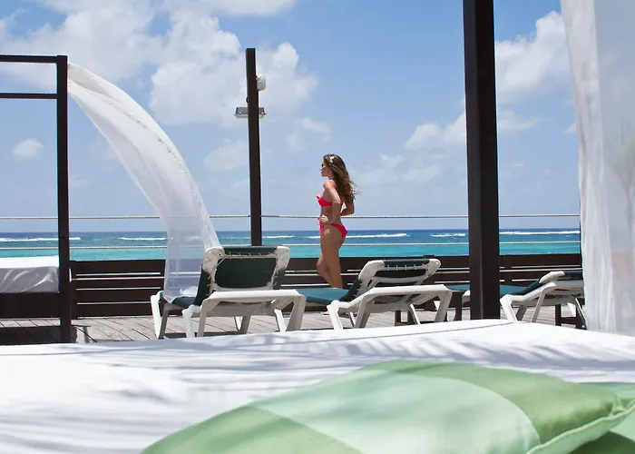 Silver Point Villa Hotel