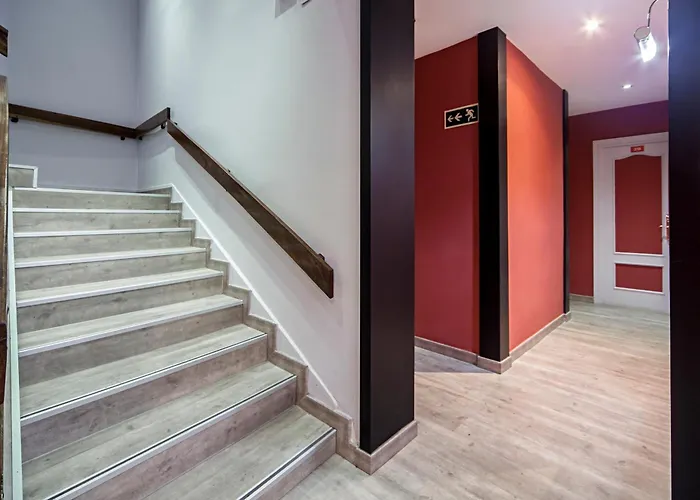 Luxury hotel only: Hostal Inter Plaza Mayor Auto Check In