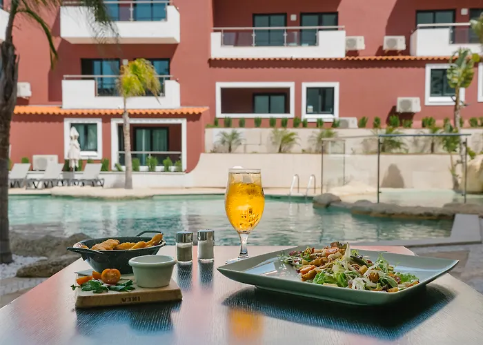 Central hotel: Topazio Vibe Beach Hotel & Apartments - Adults Friendly