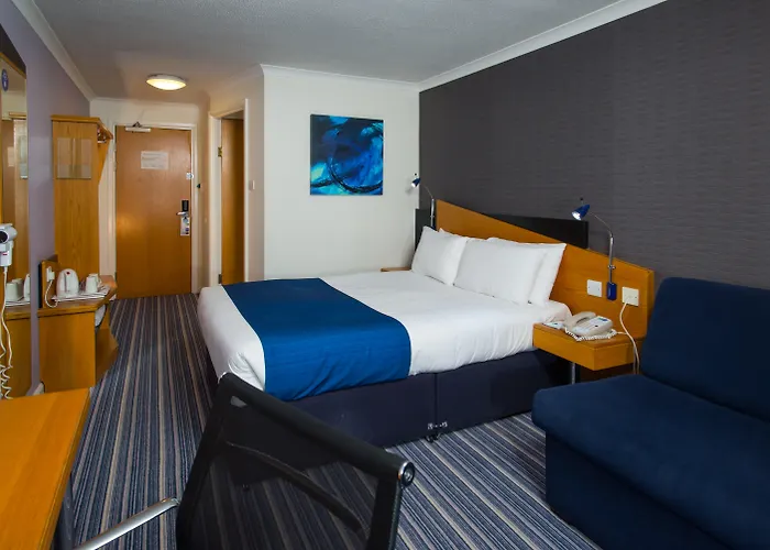 Holiday Inn Express Northampton - South By Ihg