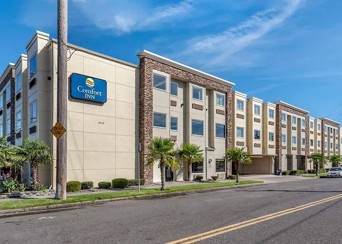 Comfort Inn Portland Near I-84 And I-205