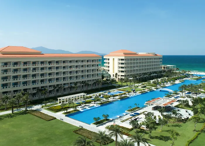 Golf hotel: Sheraton Grand Danang Beach Resort & Spa