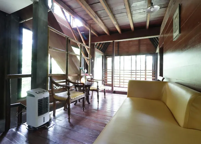 Nila House, Sharia Family Home Stay