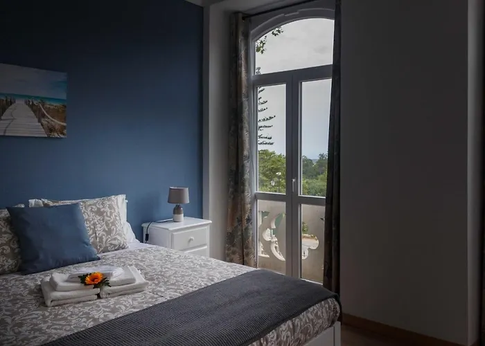  Flor&Fidalgo Guest House