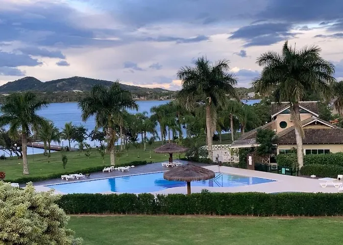 Completo apartamento em Resort na beira da lagoa