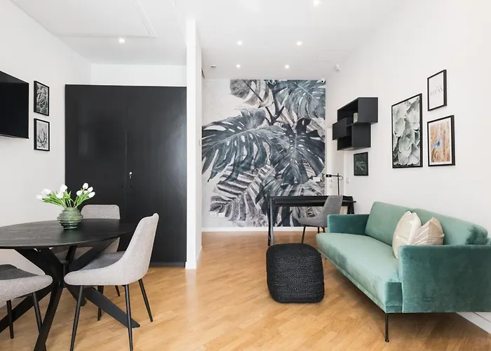 Hotel familiar: At 41