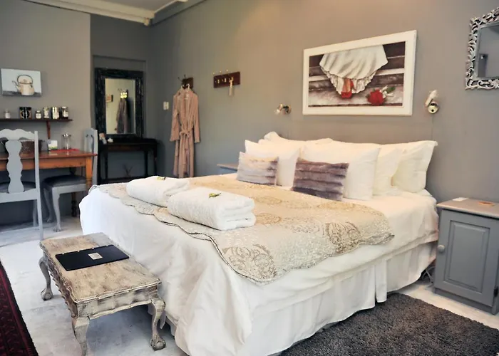 Mabet & Gabriella Guest Rooms