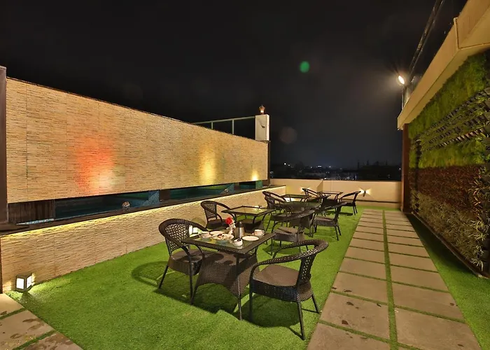 Luxury hotel only: Hotel Holy Vivasa