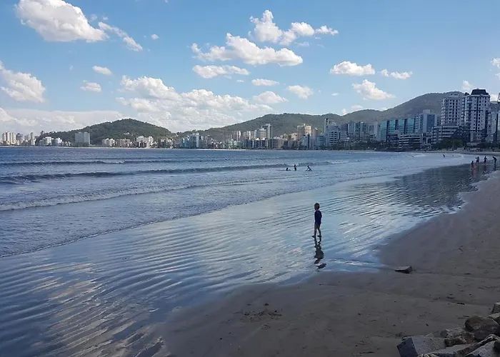 Hospedagem 20M Da Praia.