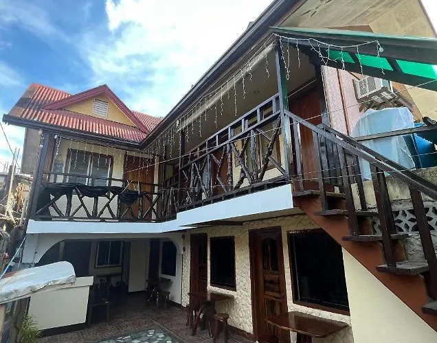 Lola Flor'S Guest House