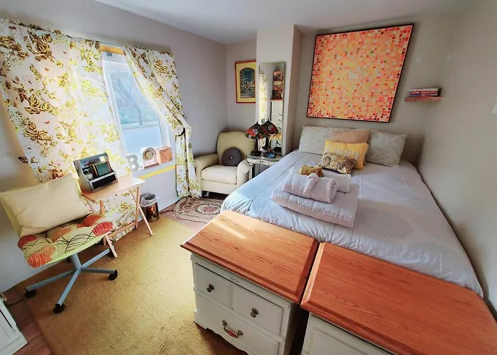 Yellow Room Near Yale