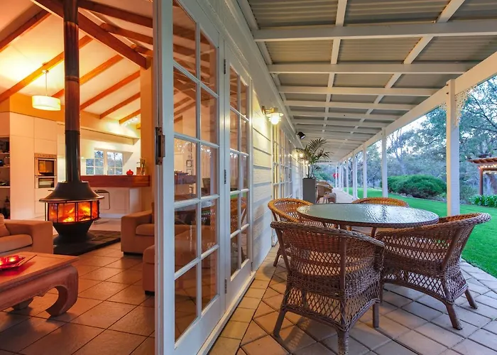 Llewellin'S Guest House