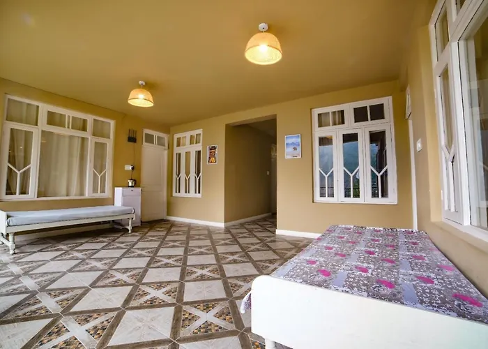 Nomadgao Dharamkot - A Social With Coworking, Fast Wifi, Peaceful Rooms, And Great Views - Close To Mcleodganj