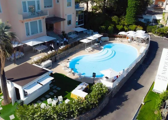 Golf hotels Napoleon
