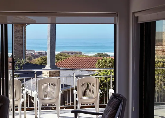 The Lookout Deck - Near Secrets Beach