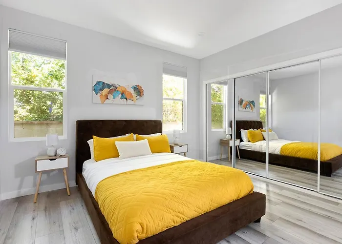 Adorable 3 Bedroom With Jacuzzi & More