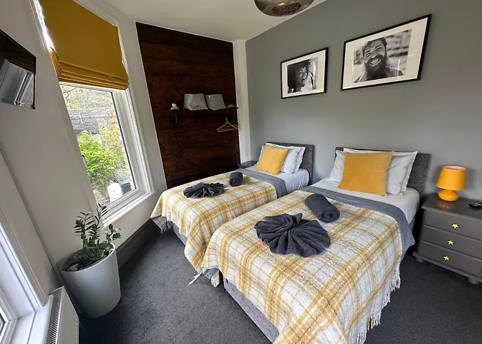 Green Corner Villa - Cosy Luxury In Central Torquay With Free Parking & Ev