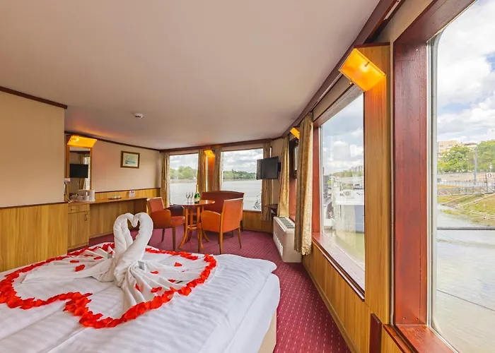 Camping: Fortuna Boat Hotel Budapest