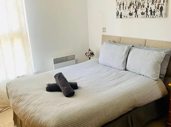 Hotel near College: Victoria Rooms