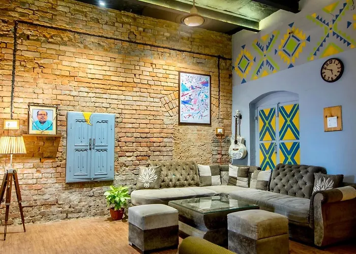 The Hostels International Travellers' By Ith Stays