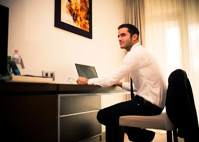 Hotel with pool: Aquaworld Resort Budapest