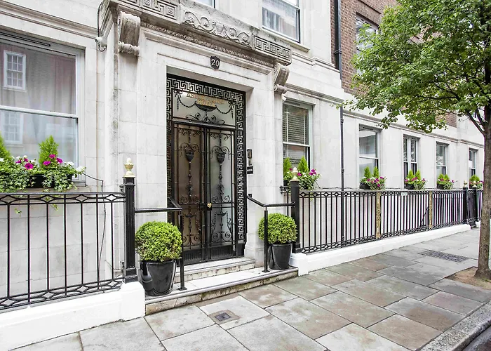  Astor Court