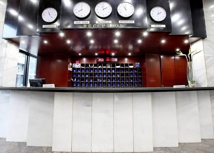 Cheap hotel: Hotel Slavija Lux