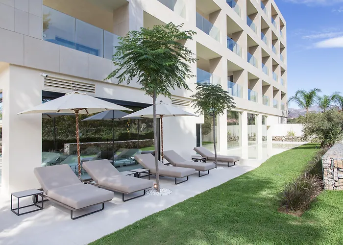 Hotel Ping Pong: The Oasis By Don Carlos Resort (Adults Only)