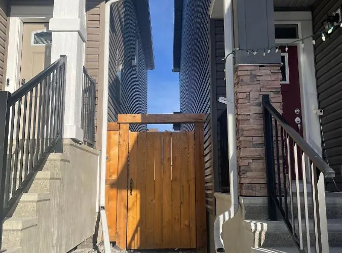 Private Chic Modern Suite With Kitchen Near Spruce Meadows And Lrt