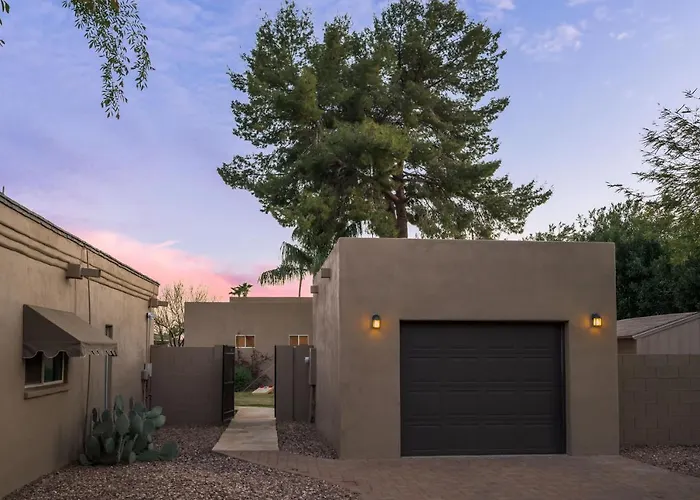 Luxury Guest House 2Ba/2Br, Separate Building, Private Basketball Court, Prime Neighborhood