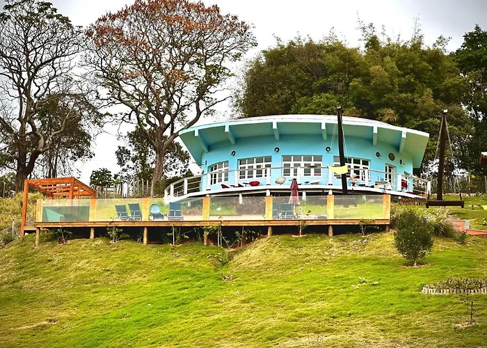 Casa Abacaxi, Vila Magica