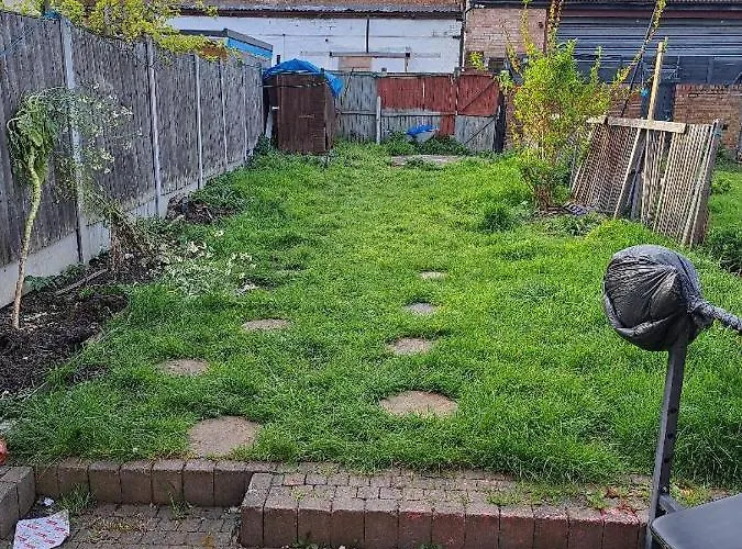 Single Bedroom Near London Seven Kings Train Station
