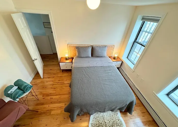 The Waltham Private Room & Bathroom John F Kennedy Jfk Lga Airport Manhattan Penn Station Bullet-Train 15 Min