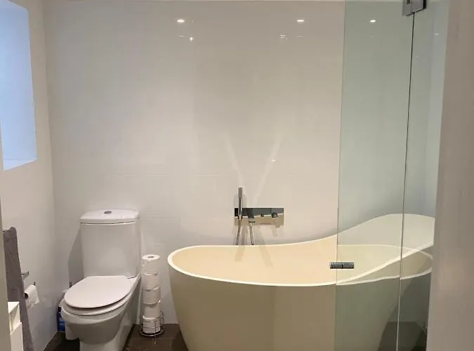 Garden Flat, North Sydney