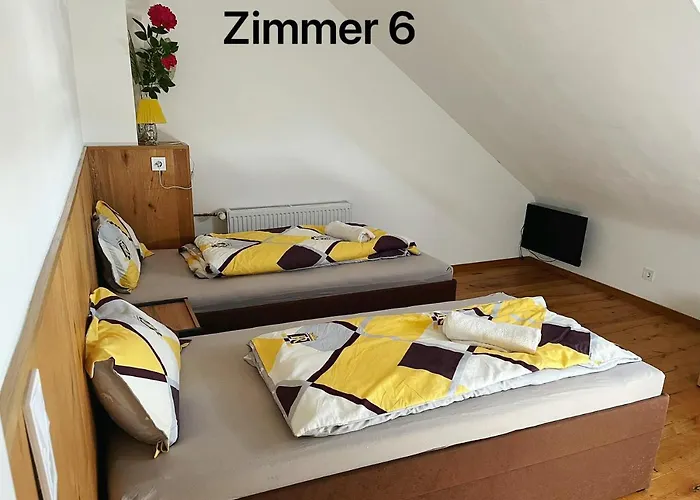 Zimmer In Ein Haus Mit Waschmaschine